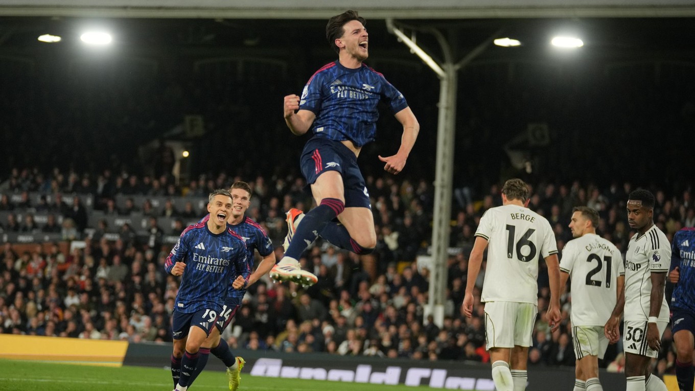 Declan Rice oslavuje so spoluhráčmi gól.