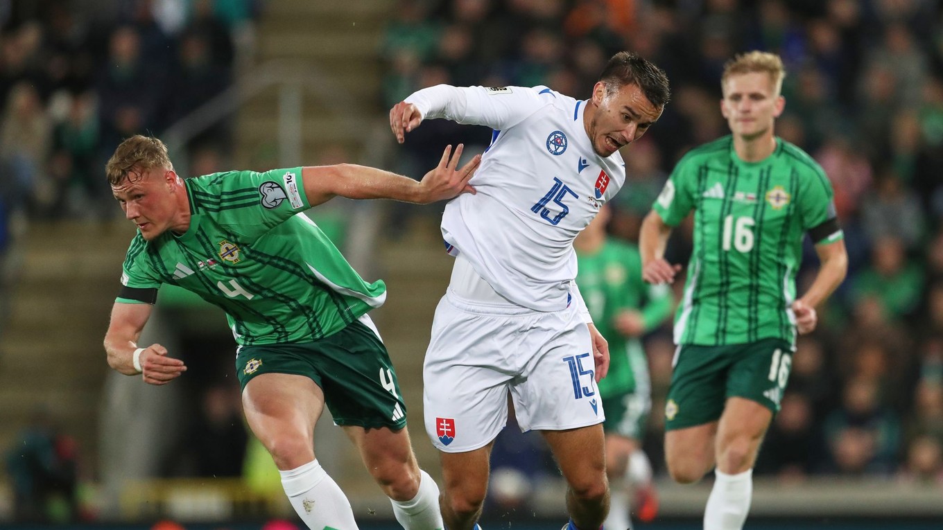 Dávid Strelec v zápase proti Severnému Írsku.