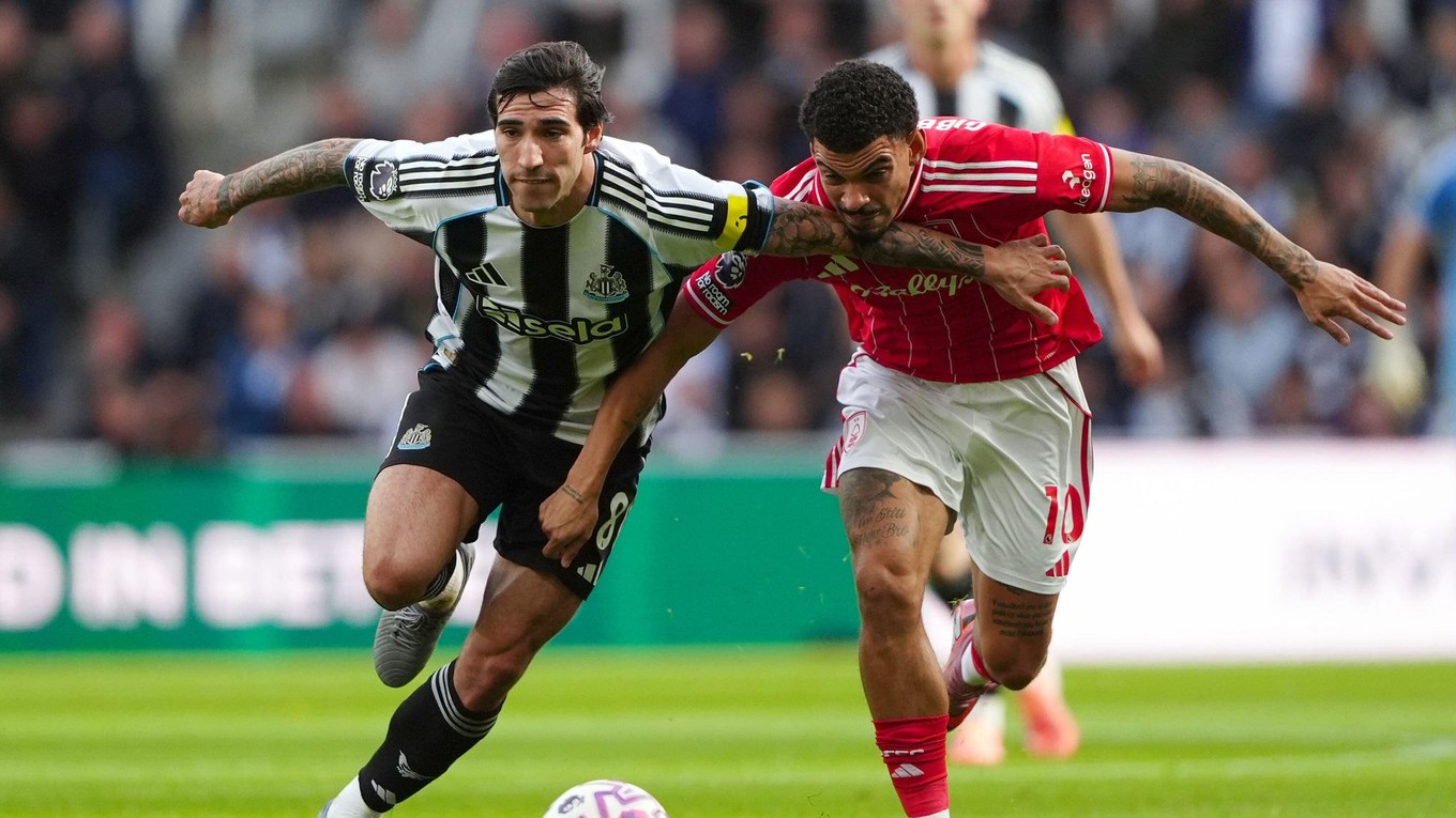 Sandro Tonali a Morgan Gibbs-White.