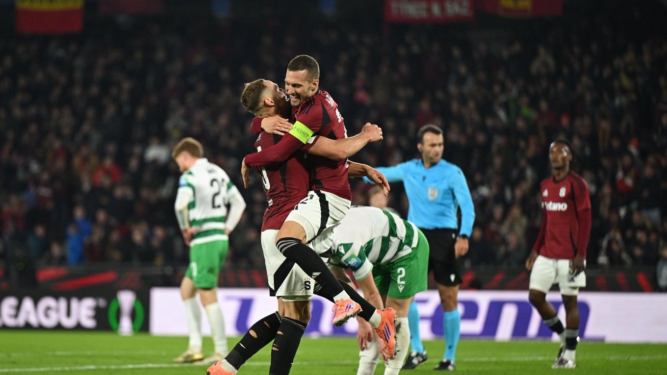 Radosť hráčov AC Sparta Praha prio víťazstve nad Shamrockom Rovers v Konferenčnej lige.