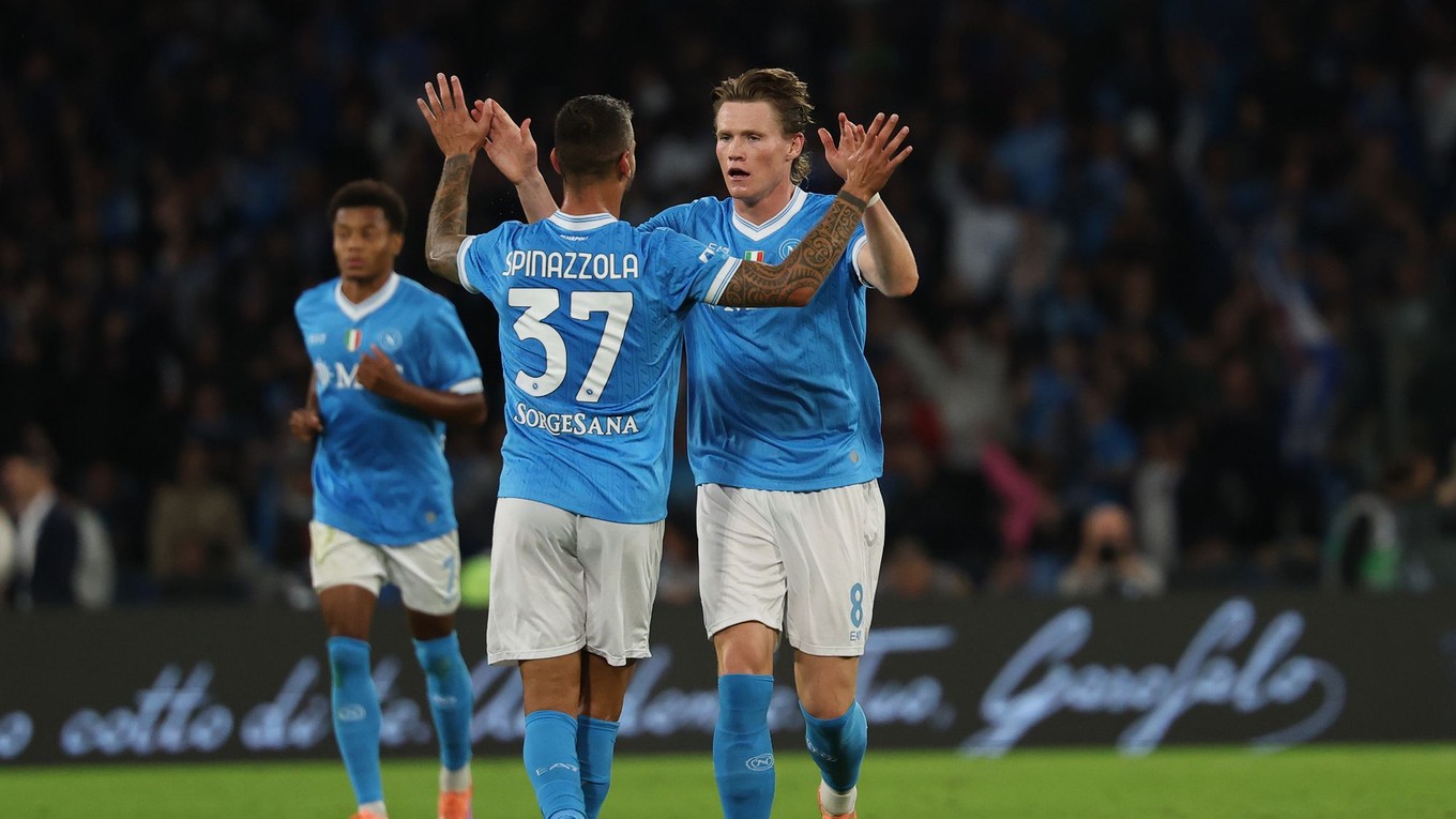 Scott McTominay oslavuje gól v sieti Interu Miláno.