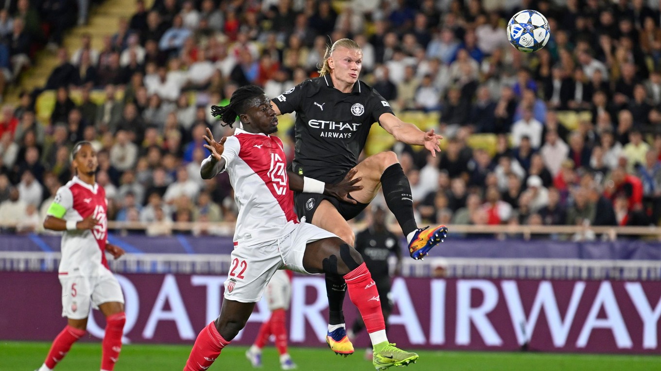 Erling Haaland (vpravo) v zápase Manchester City - Monaco