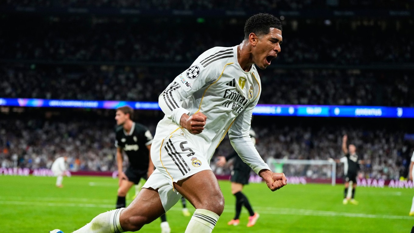 Jude Bellingham oslavuje po tom, ako strelil gól.