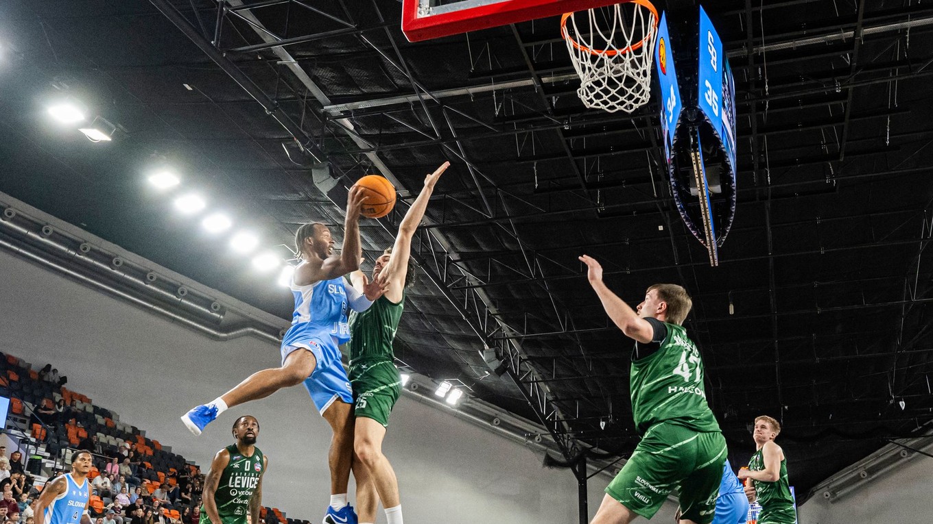 Fotka zo zápasu BC Slovan Bratislava - Patrioti Levice.
