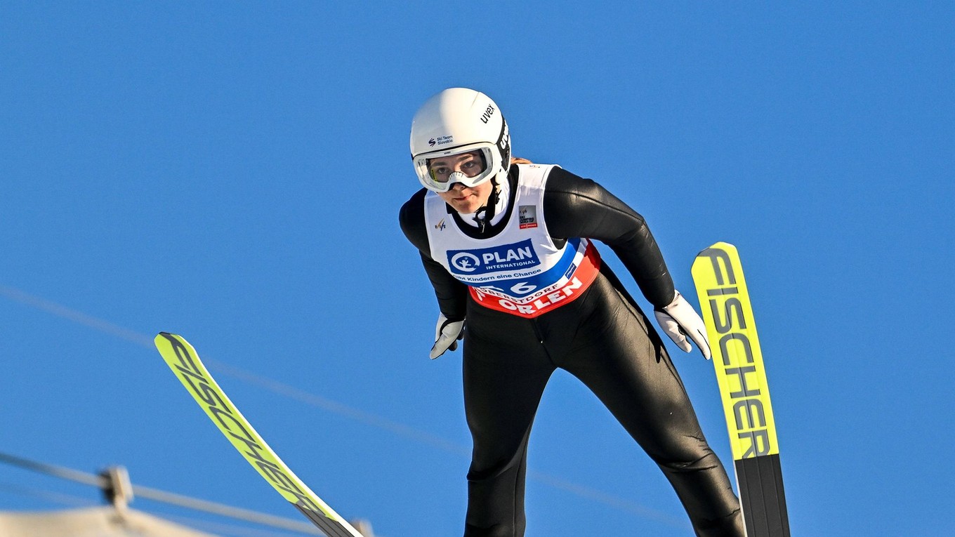 Slovenská reprezentantka v skokoch na lyžiach Kira Mária Kapustíková. 
