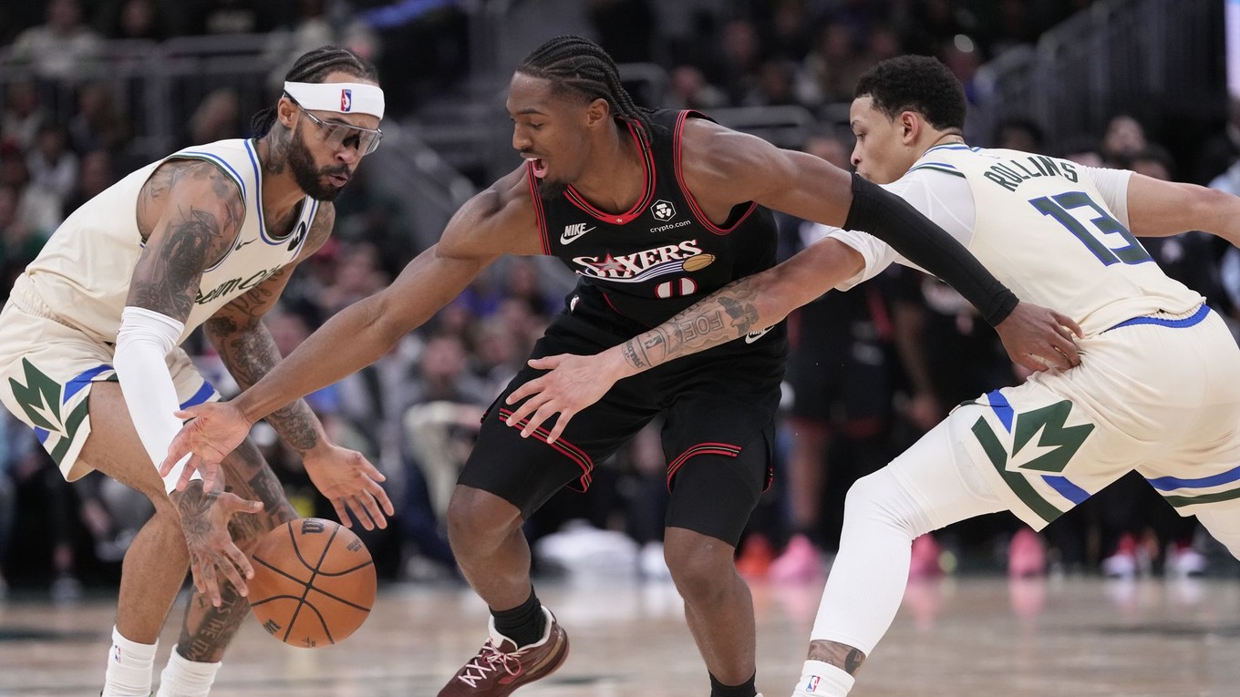 Tyrese Maxey, Gary Trent Jr. a Ryan Rollins.