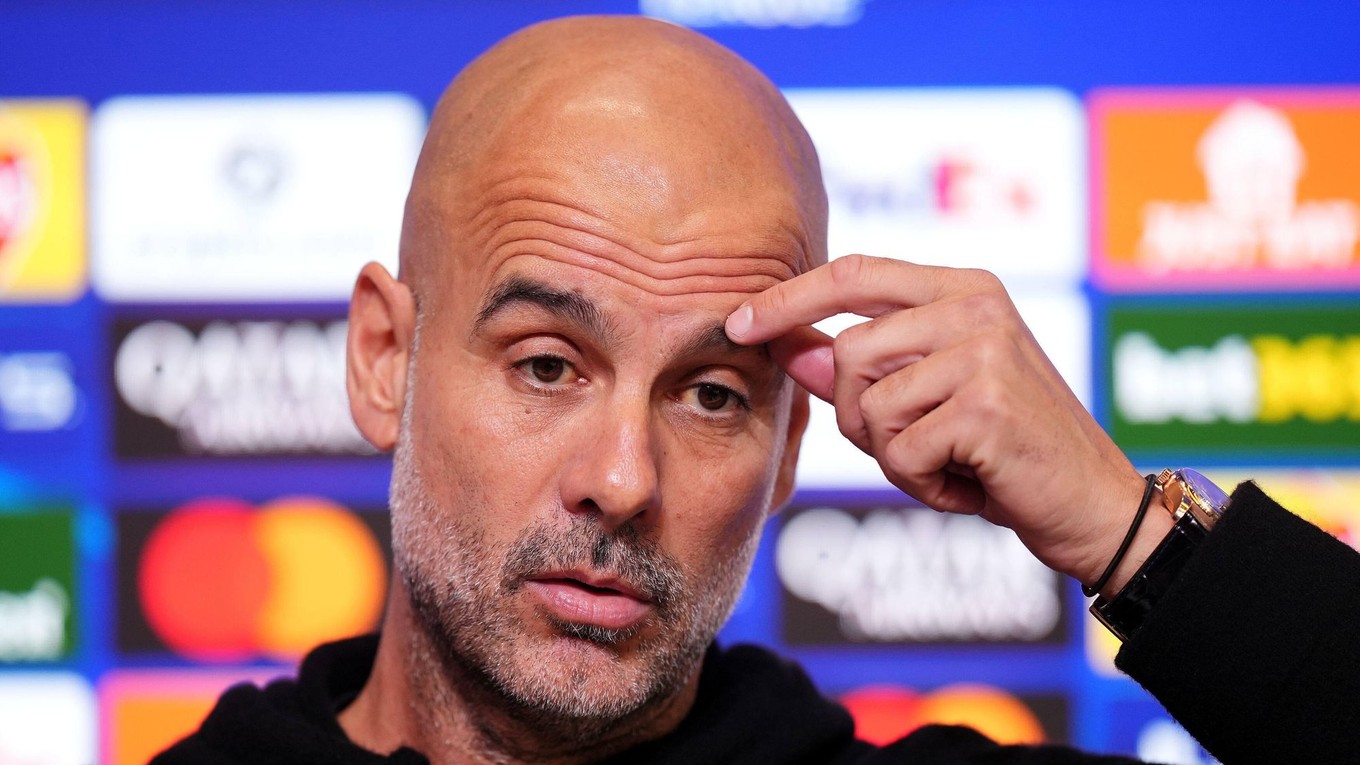 Pep Guardiola na tlačovej konferencii.