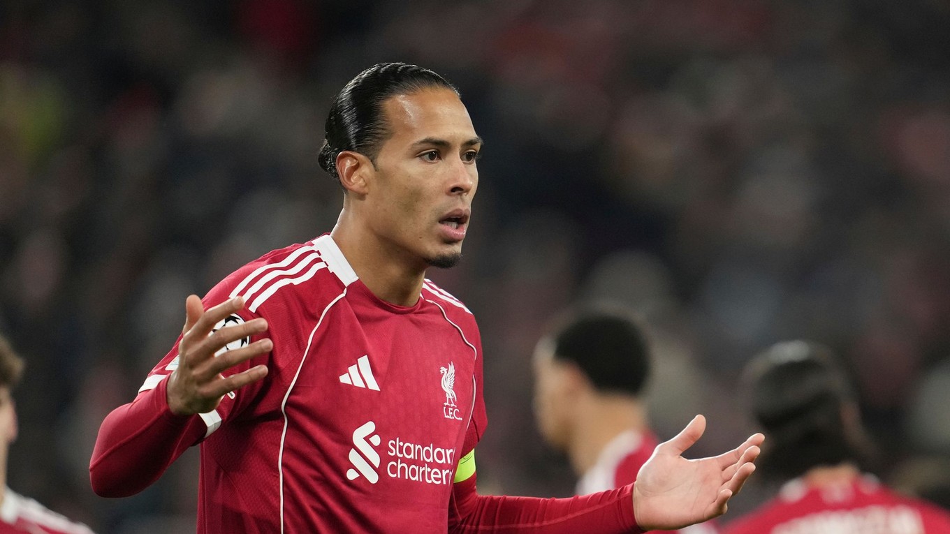 Virgil van Dijkpočas zápasu Liverpool - PSV Eindhoven.