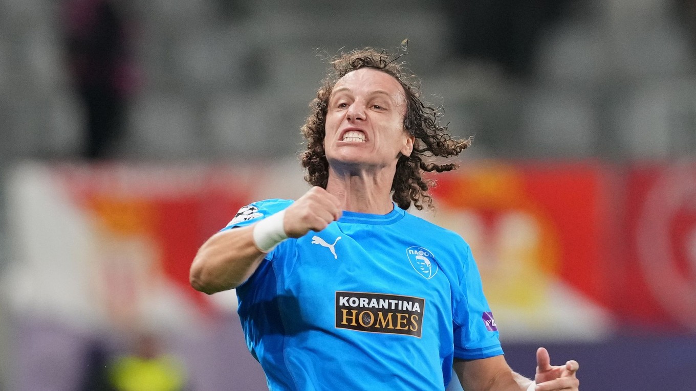 David Luiz oslavuje gól v sieti Monaca.