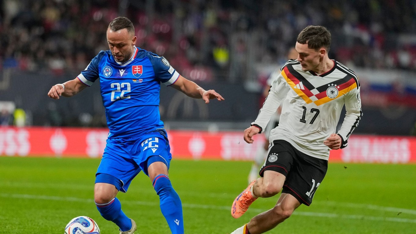 Stanislav Lobotka a Florian Wirtz.