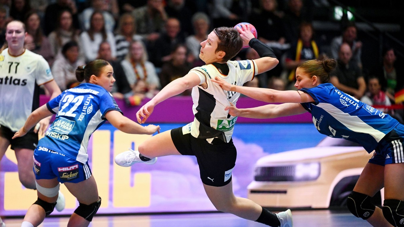 Momentka zo zápasu Nemecko - Island.