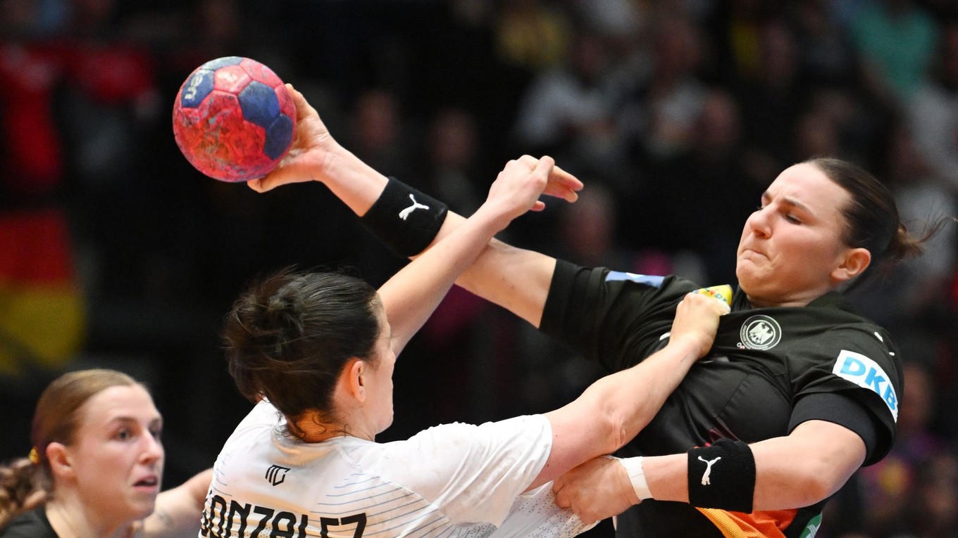 Momentka zo zápasu Nemecko - Uruguaj.