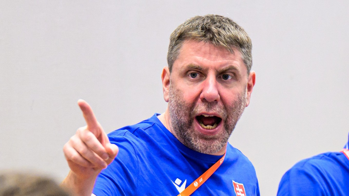 Na snímke hlavný tréner slovenských florbalistiek Michal Jedlička.