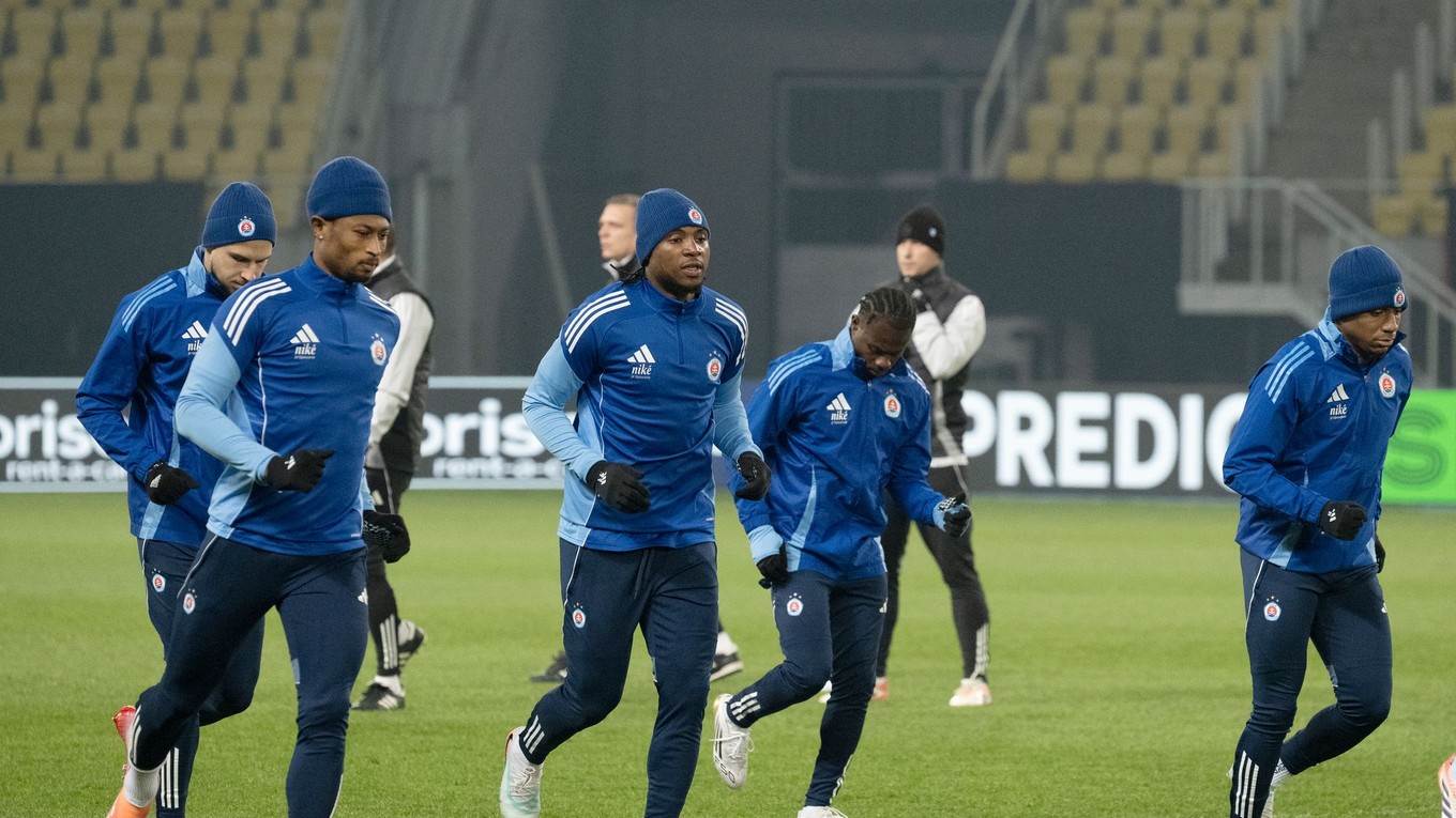Na snímke hráči Slovana počas tréningu pred stretnutím 5. kola ligovej fázy.
