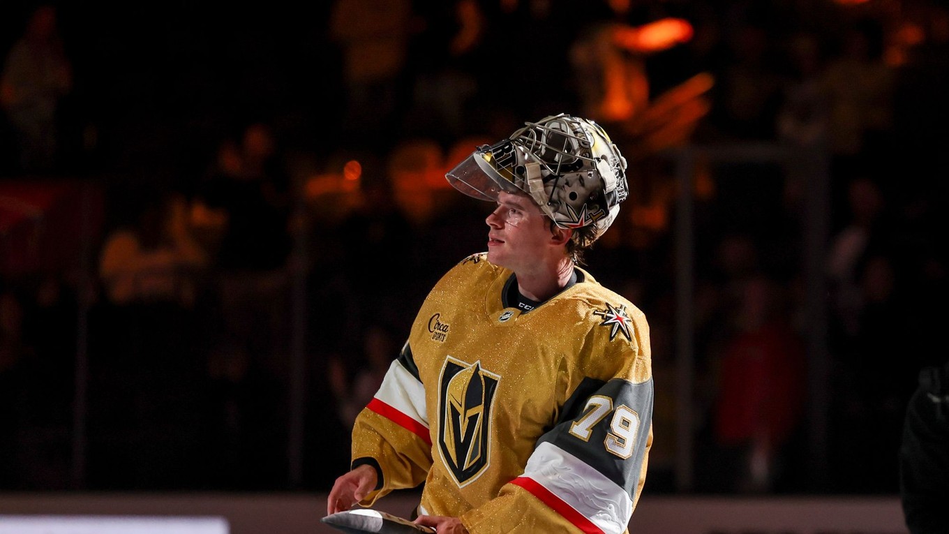 Brankár Vegas Golden Knights Carter Hart (79).