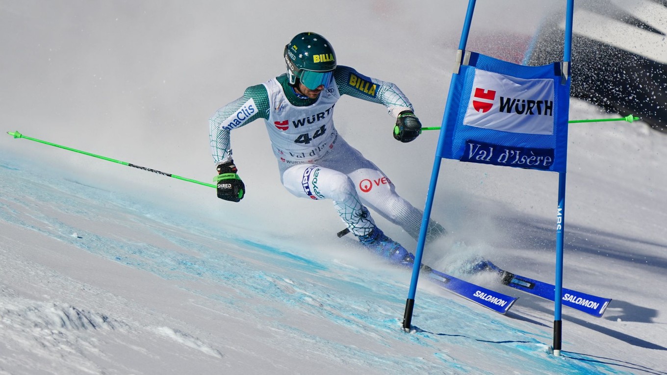 Slovenský reprezentant Andreas Žampa počas obrovského slalomu vo Val d'Isere.