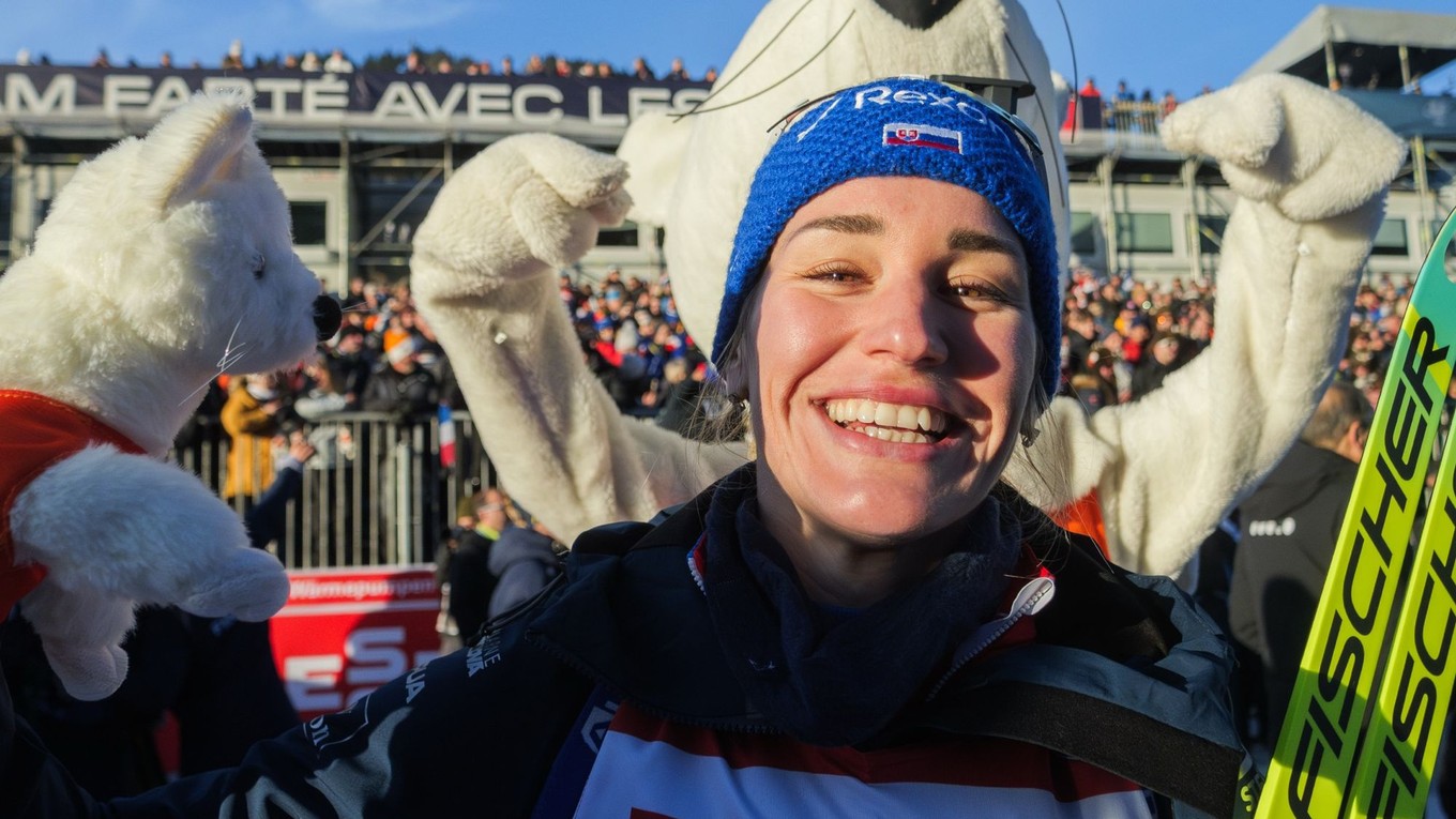 Paulína Bátovská Fialková sa teší po pretekoch šprintu v Annecy-Le Grand Bornand.