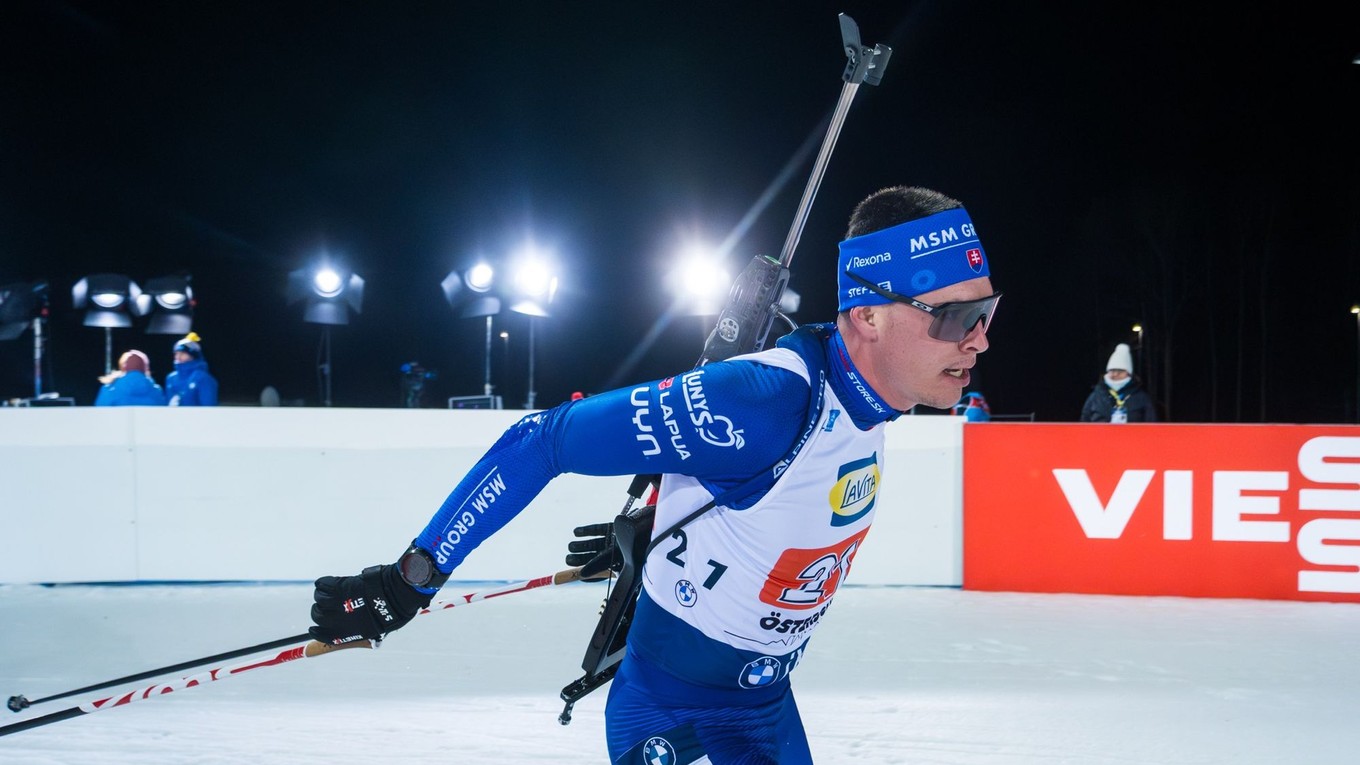 Tomáš Sklenárik počas pretekov v Östersunde.