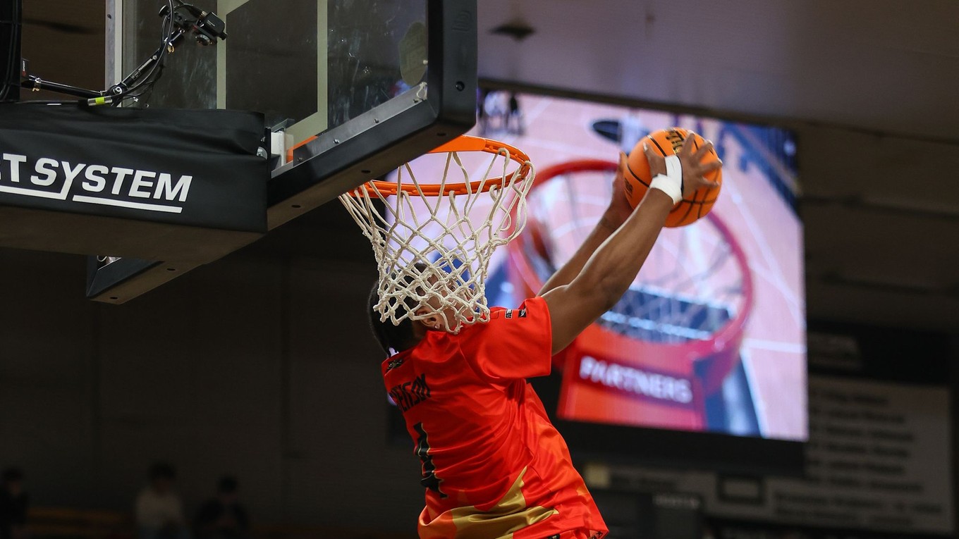 Shamiel Stevenson v rámci Slamdunk contest (súťaž v smečovaní) počas Zápasu hviezd.