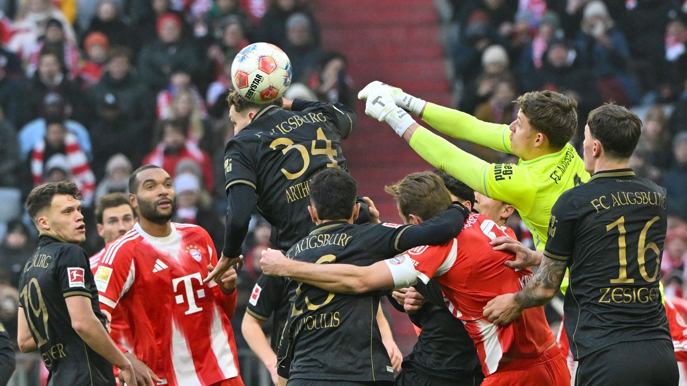 Fotka zo zápasu Bayern Mníchov - Augsburg.