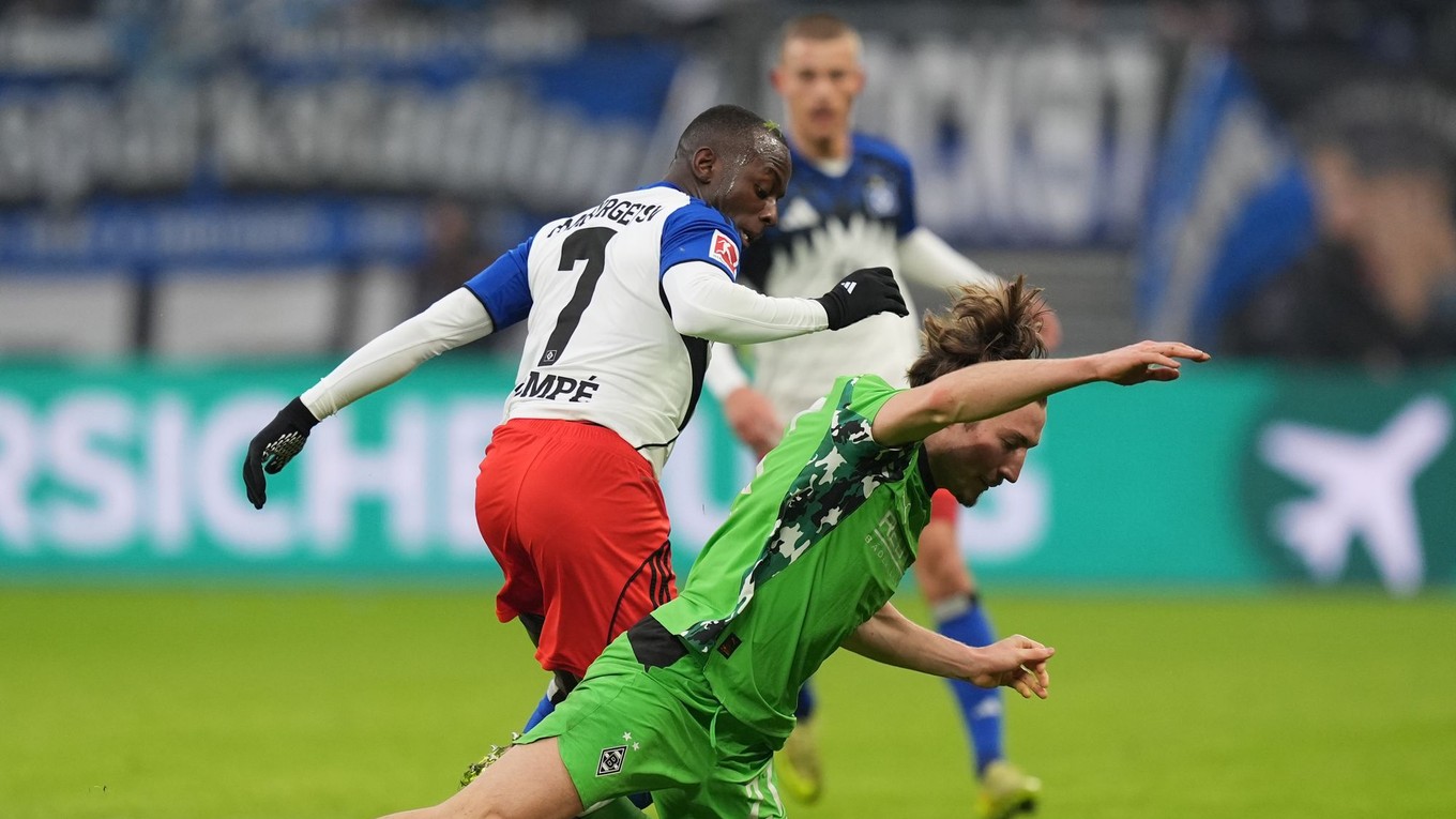 Jean-Luc Dompe v zápase proti Borusii Mönchengladbach.