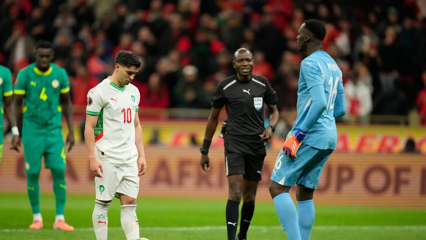 Situácia pred penaltou vo finále Afrického pohára národov.