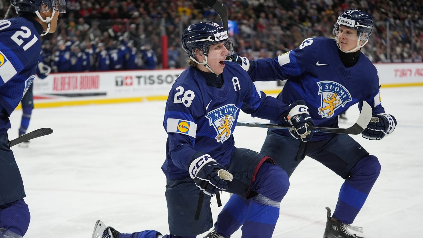 Heikki Ruohonen (28) oslavuje gól do siete USA.