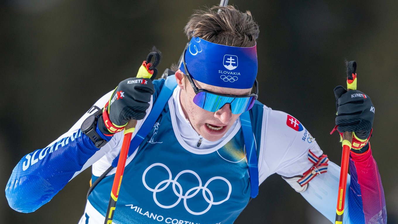 Na snímke slovenský biatlonista Jakub Borguľa počas šprintu mužov na 10 km.