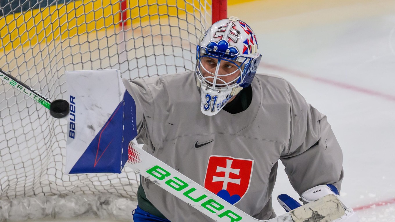 Samuel Hlavaj počas tréningu slovenskej hokejovej reprezentácie.