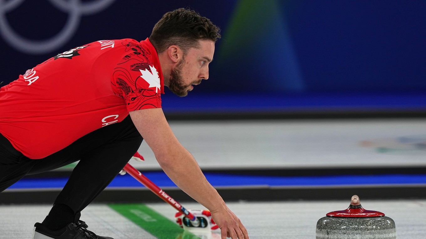 Kanaďan Brett Gallant počas zápasu s Českom.