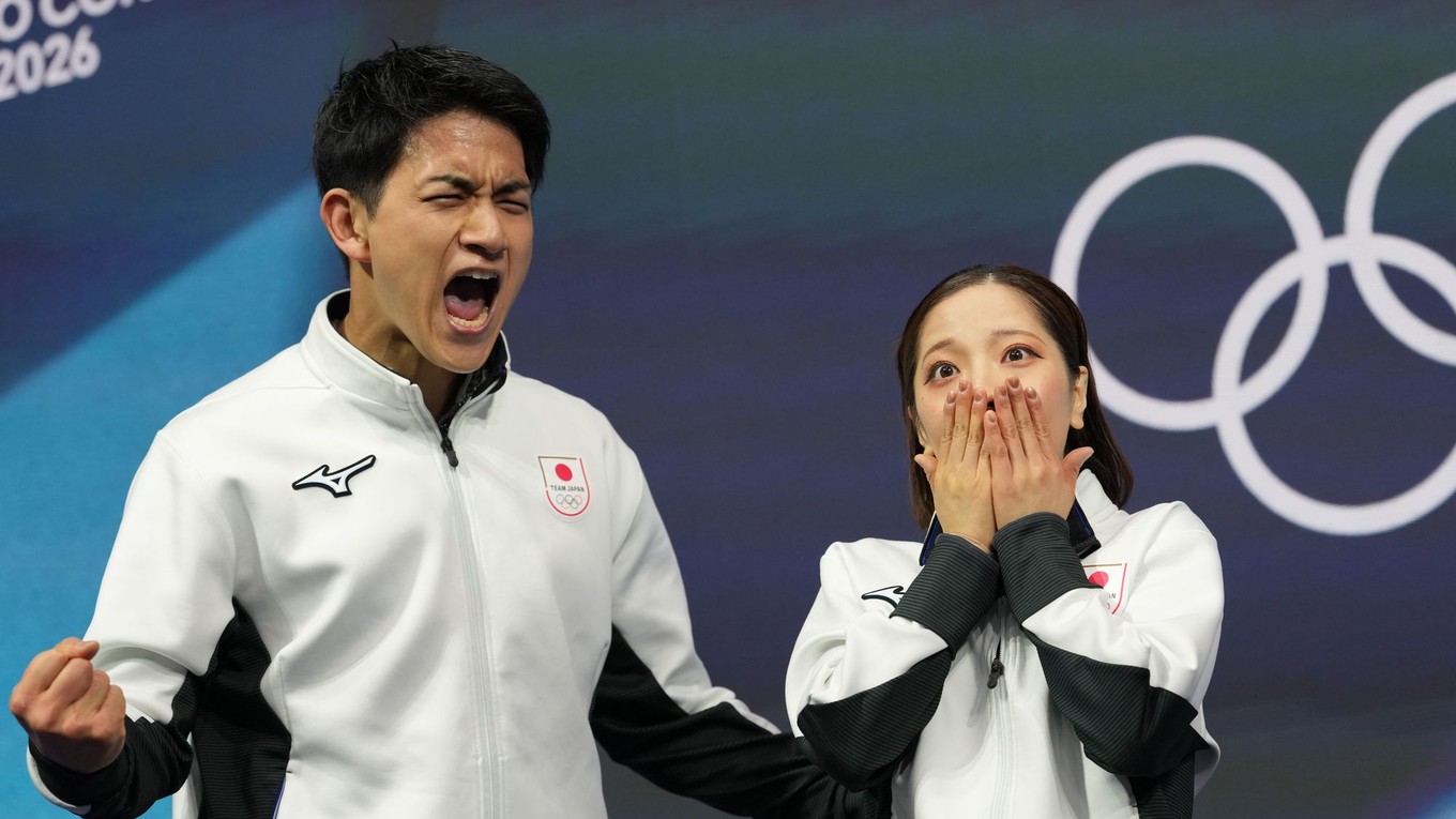 Riku Mijurová a Rjuiči Kihara sa tešia zo zlata.