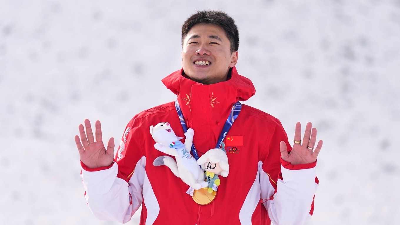 Wang Sin-tio oslavuje zlato.