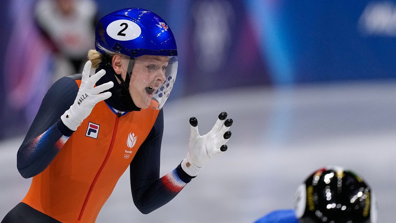 Xandra Velzeboerová.