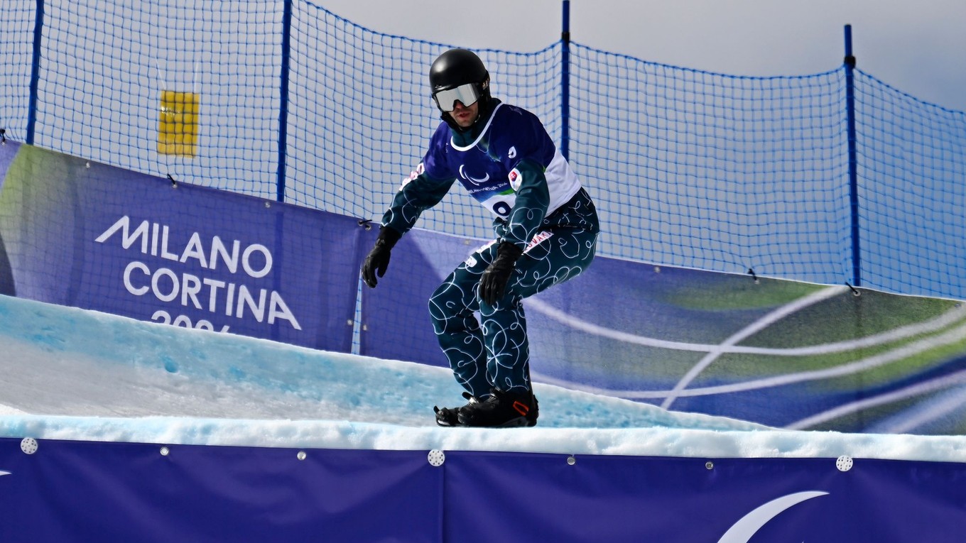 Na snímke slovenský reprezentant v parasnouborde Adam Krupa v druhej jazde pretekov banked slalom.