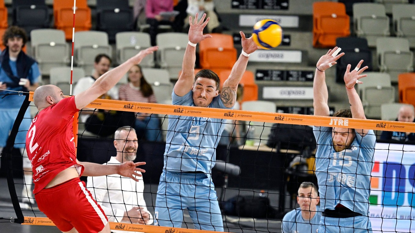 Fotka zo zápasu VK Slovan Bratislava - RIEKER UJS Komárno.