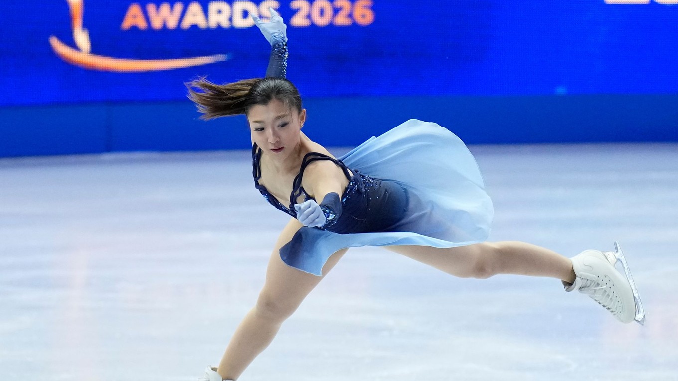 Kaori Sakamotová z Japonska počas krátkeho programu žien na MS v Prahe.