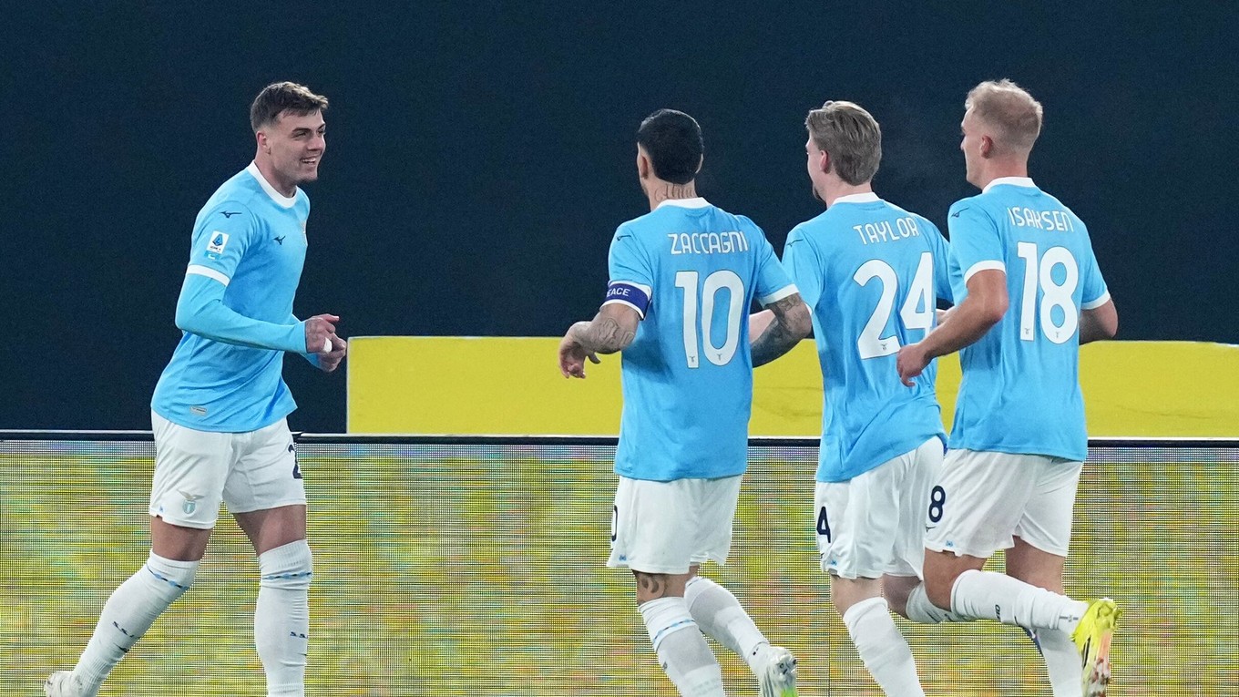 Lazio oslavuje gól. 