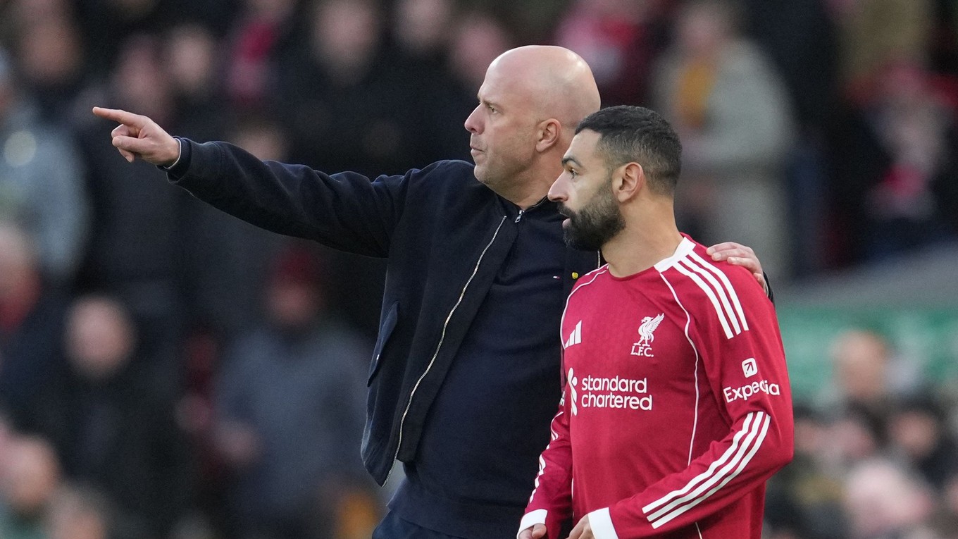 Tréner Arne Slot a Mohamed Salah.