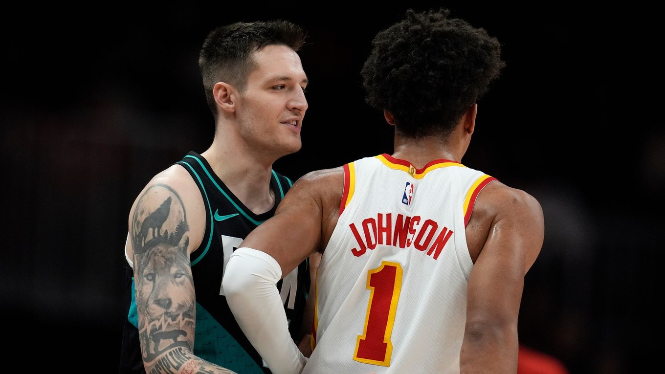 Rozohrávač tímu Portland Trail Blazers Vít Krejčí (27).