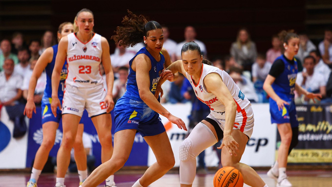 Fotka zo 4. zápasu finále MBK Ružomberok - Piešťanské Čajky.