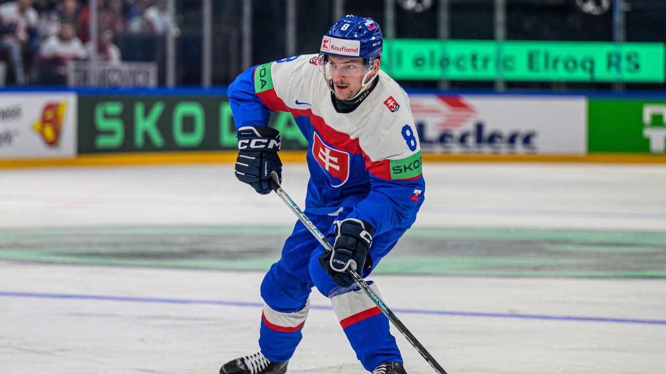 Na snímke hráč Oliver Okuliar (Slovensko) počas zápasu základnej B-skupiny Slovensko - Nórsko na 89. majstrovstvách sveta.