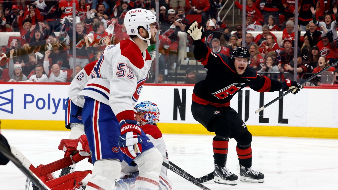 Momentka zo zápasu Carolina - Montreal vo finále Východnej konferencie NHL.