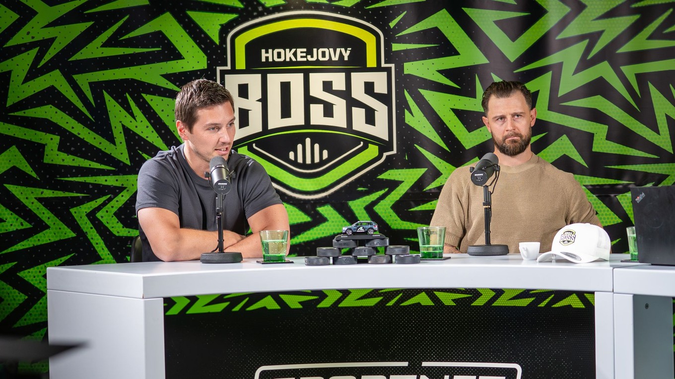 Tomáš Záborský a Tomáš Tatar počas nahrávania podcastu Hokejový BOSS.