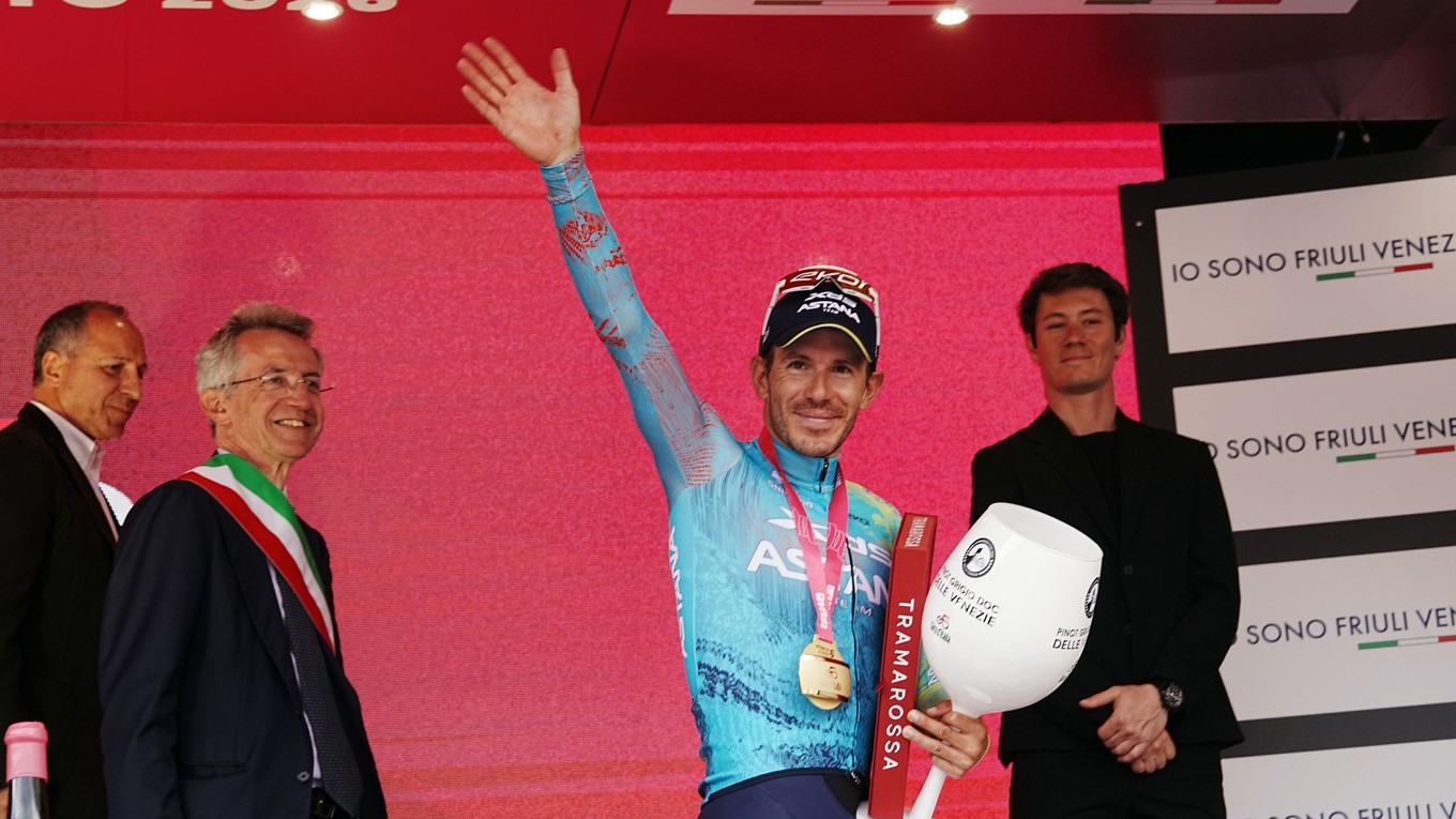 Davide Ballerini vyhral 6. etapu na Giro d'Italia 2026. 