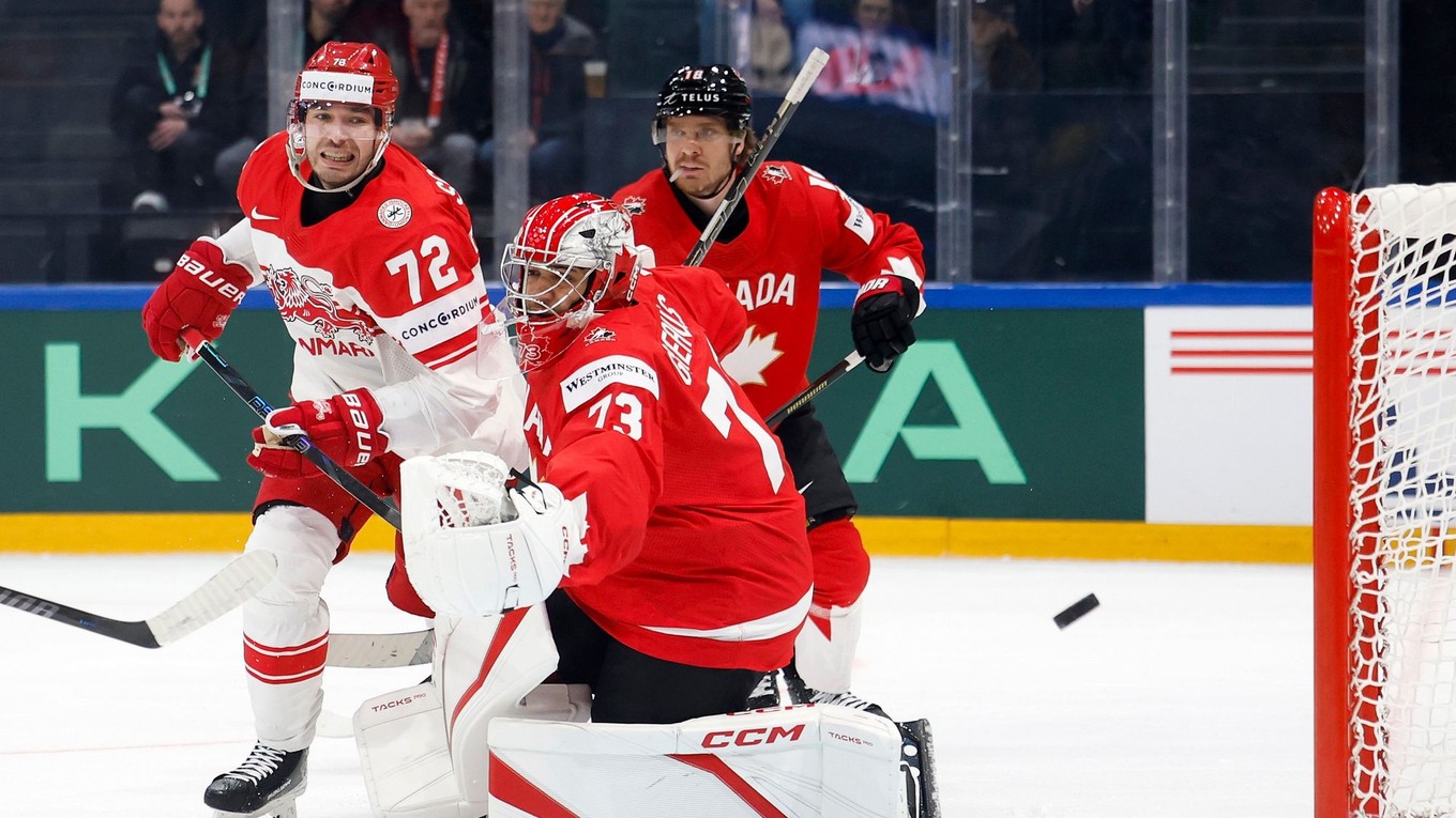 Fotka zo zápasu Kanada - Dánsko na MS v hokeji 2026.