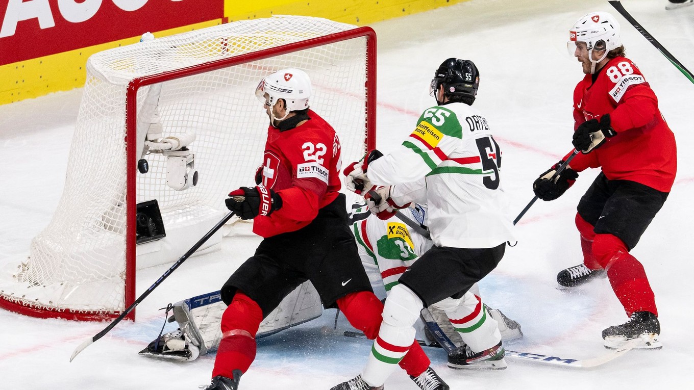 Fotka zo zápasu Švajčiarsko - Maďarsko na MS v hokeji 2026.