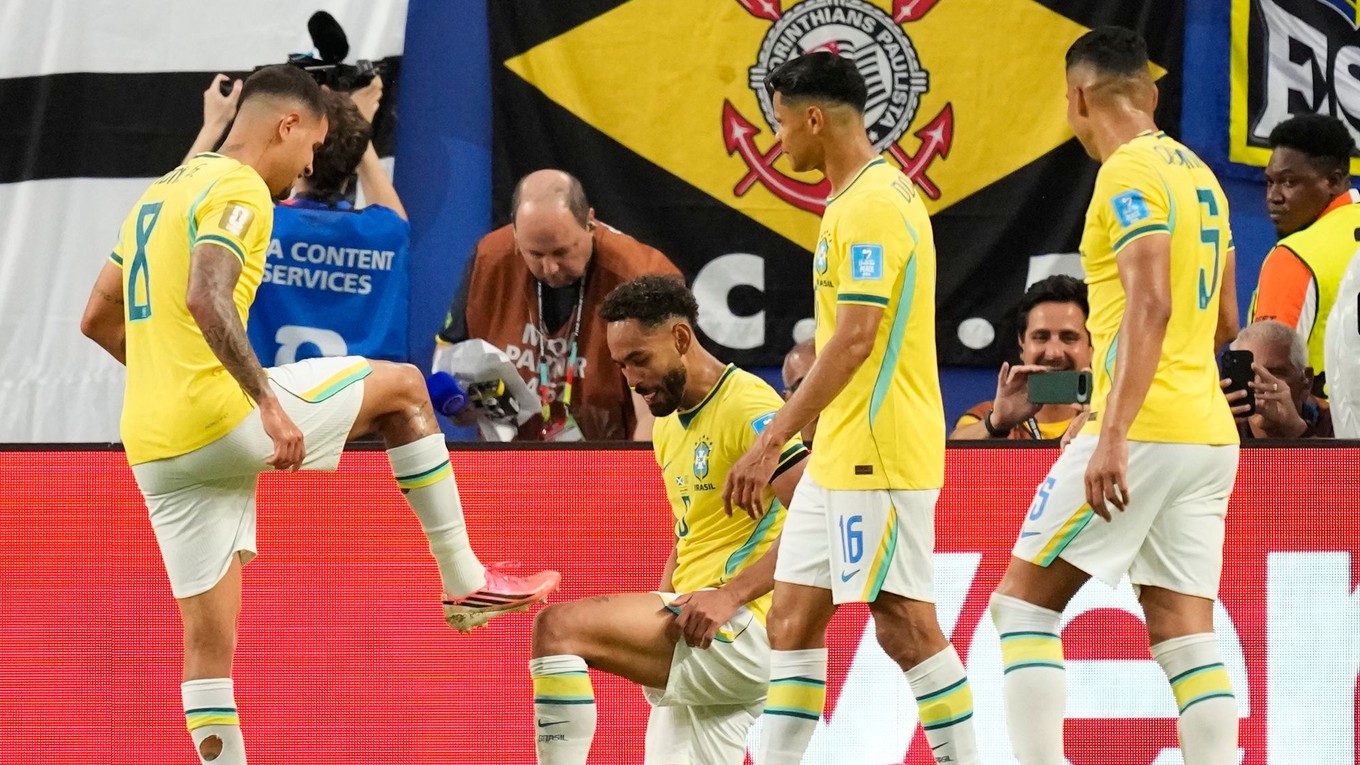 Futbalisti Brazílie oslavujú gól na MS 2026.