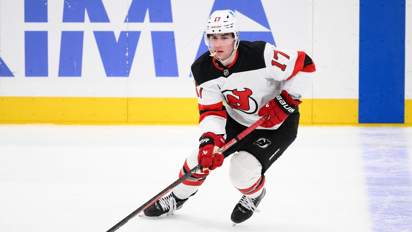 Na archívnej snímke z 20. marca 2026 slovenský hokejista New Jersey Devils Šimon Nemec.