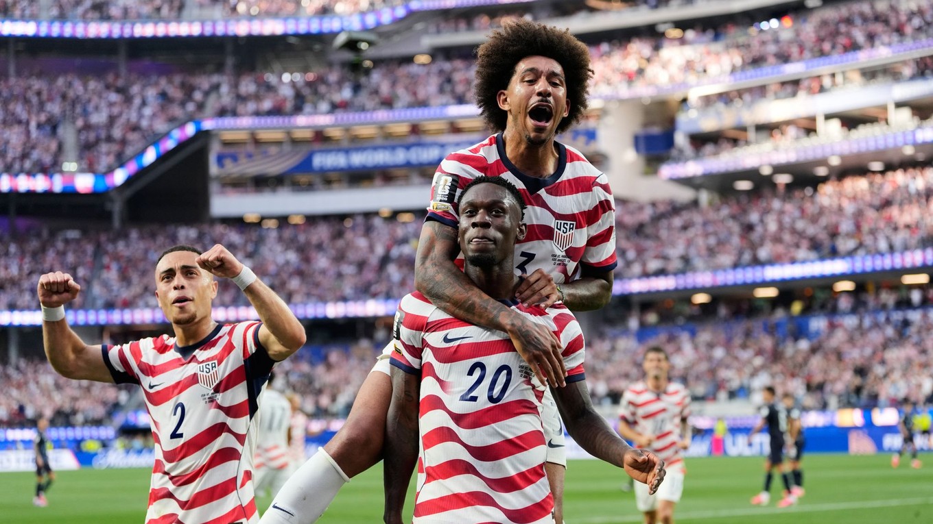 Folarin Balogun (20) oslavuje gól v zápase USA - Paraguaj na MS vo futbale 2026.