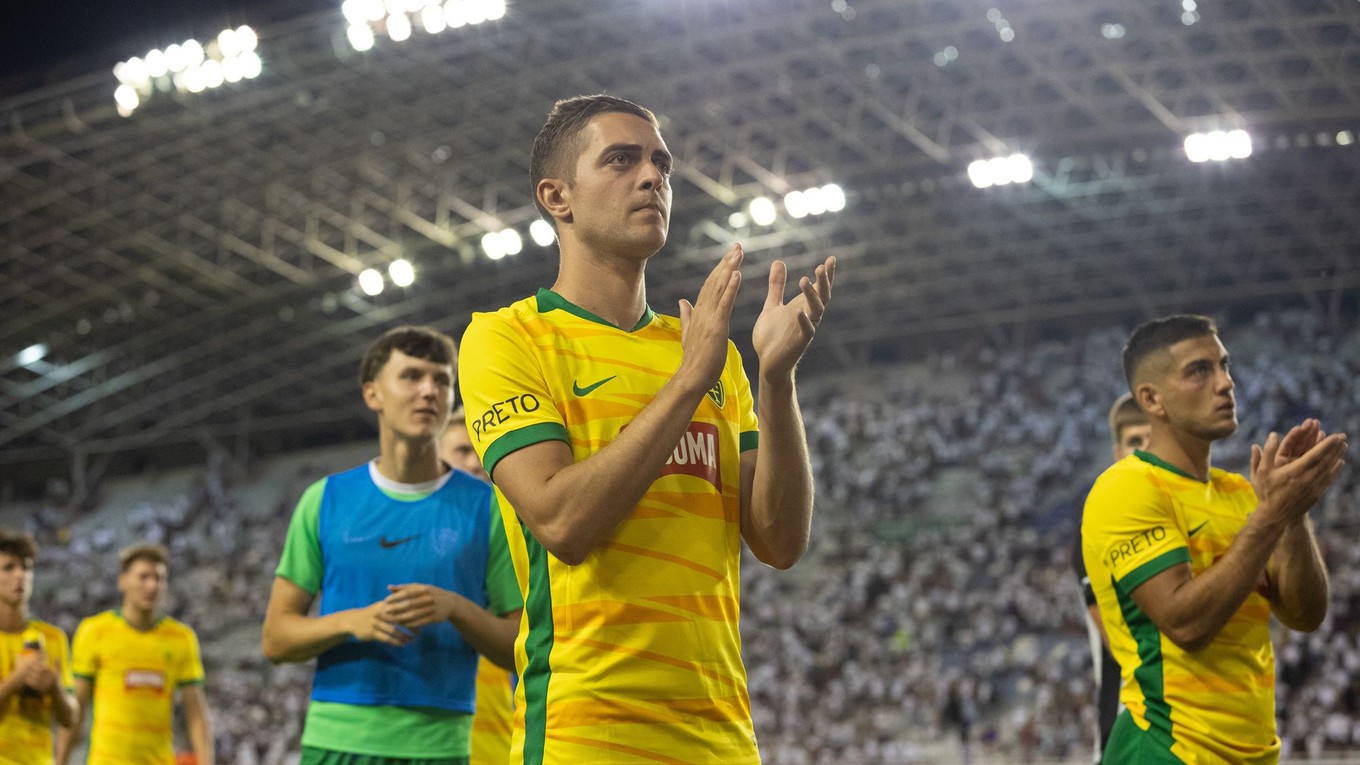 Na snímke uprostred v popredí hráč Žiliny Michal Faško po skončení prvého zápasu 1. predkola Európskej ligy (EL) medzi HNK Hajduk Split - MŠK Žilina v Splite.